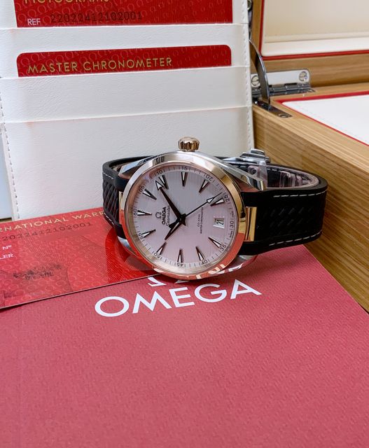 Omega Aqua Terra 150m Gents 220.22.41.21.02.001 Image 5